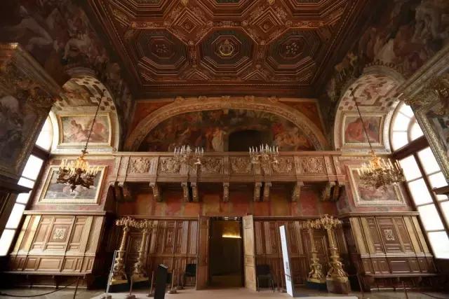 生活在别处完整版歌曲,生活在别处完整版