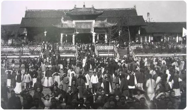 一年成郡两年成邑三年成都,一年成邑二年成郡三年成都