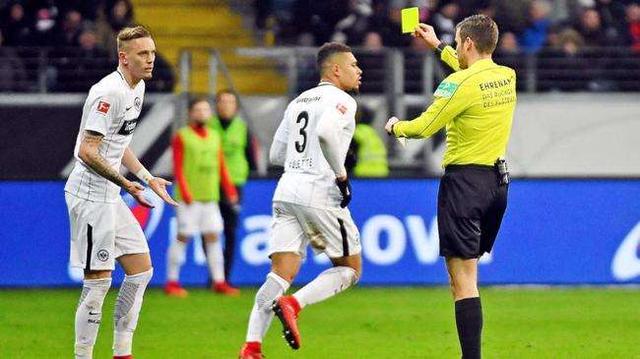 红牌在足球界什么意思,足球场上的红牌