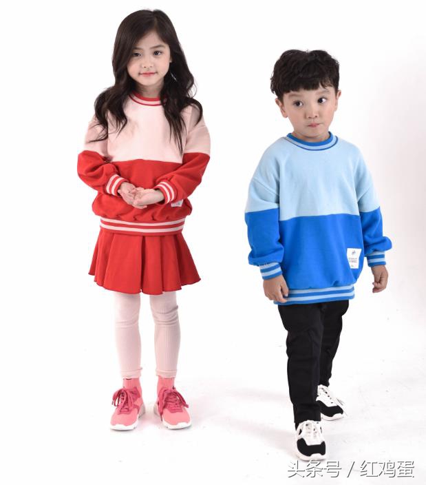 韩国冬季童装穿搭,今年童装韩潮流行款式