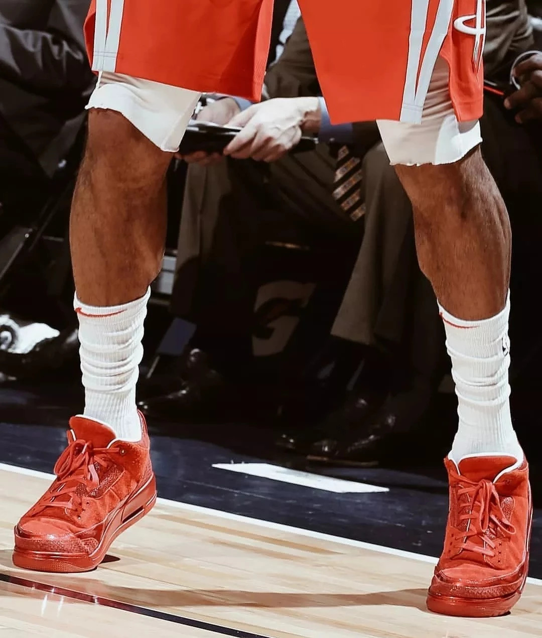 塔克球鞋上脚视频,塔克4000双球鞋