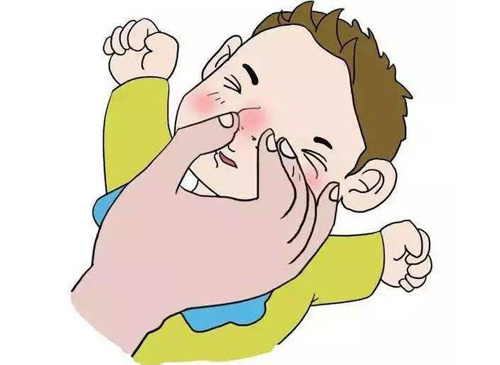 宝宝的鼻子需要每天清理吗,小孩鼻子里毛细血管脆弱喷的药