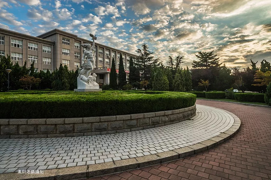 晨光暮色渐更迭,晨光暮色