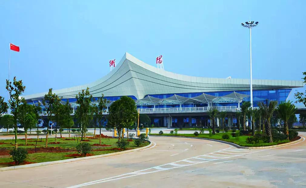 受台风“山竹”影响，衡阳火车、高铁及民航多趟车次和航班停运！