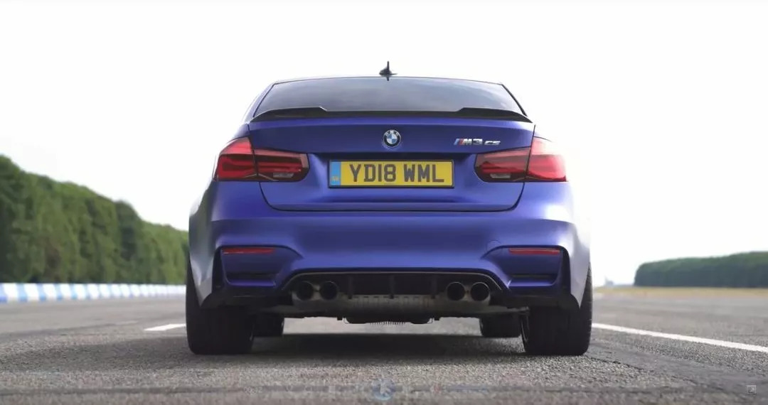 四代宝马M3同台竞技400米加速赛,你喜欢E30还是F80?