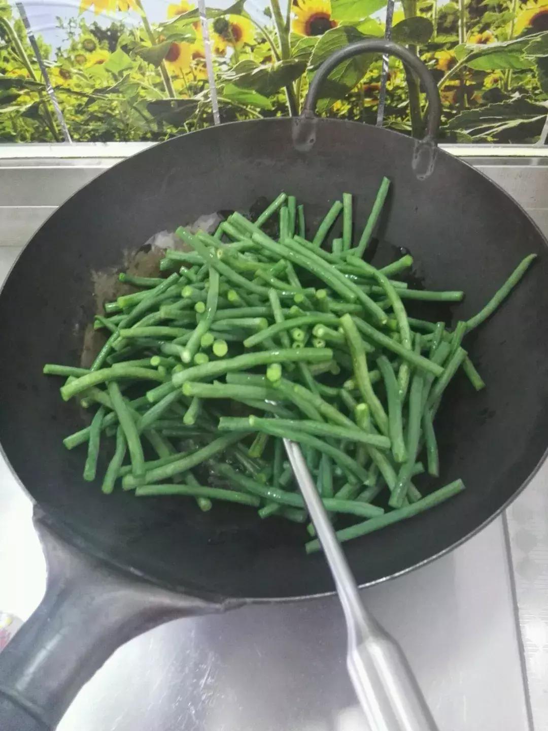 东北烀地瓜梗咸菜教程,东北烀咸菜疙瘩正宗做法