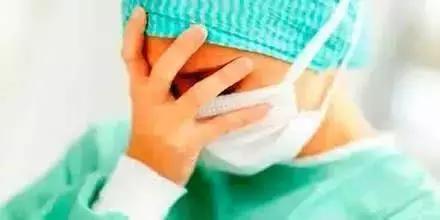 两父子打医务人员判刑,父子俩殴打警察被判刑