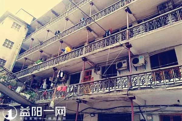 当益阳的跑马楼慢慢消失，你还记得那餐“鳝鱼炒肉”痛不痛吗