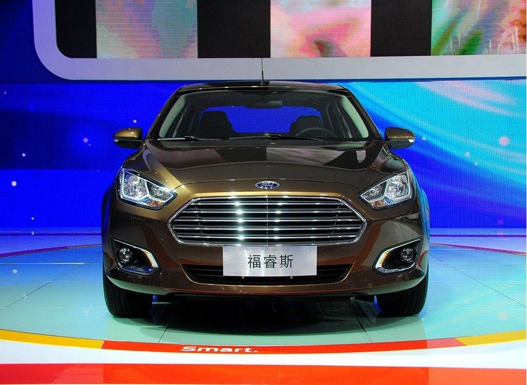 福特嘉年华对比飞度,福特嘉年华polo