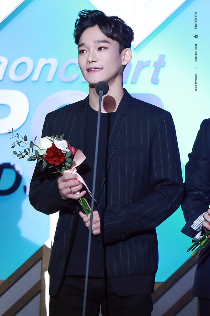 第三轮吃鸡直播来袭，将迎来EXO神秘嘉宾，官方提供重要线索