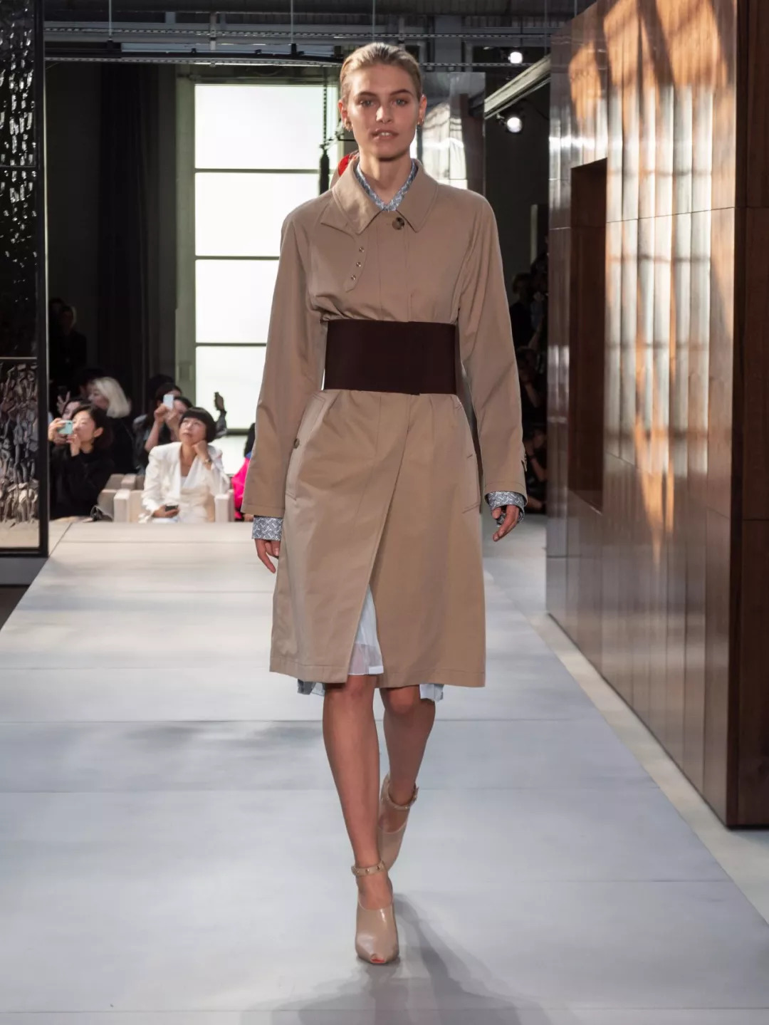 burberry现代中国新年广告,burberry新中式