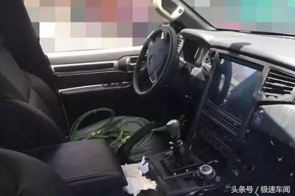 老款陆巡v8对比新款v6,全新陆巡2020款5.7v8