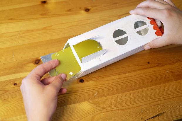 手工灯笼中秋节月饼盒制作小学,中秋节奶粉盒手工制作灯笼教程