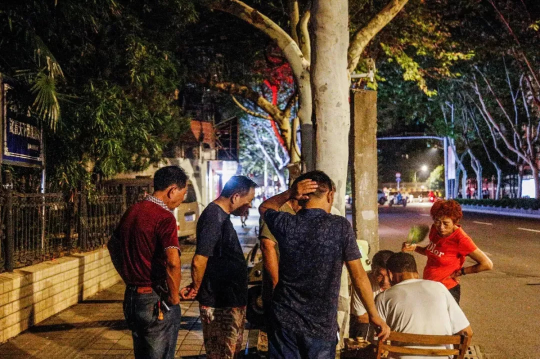 南京的夜晚真实图片,2005年的南京街头真实影像