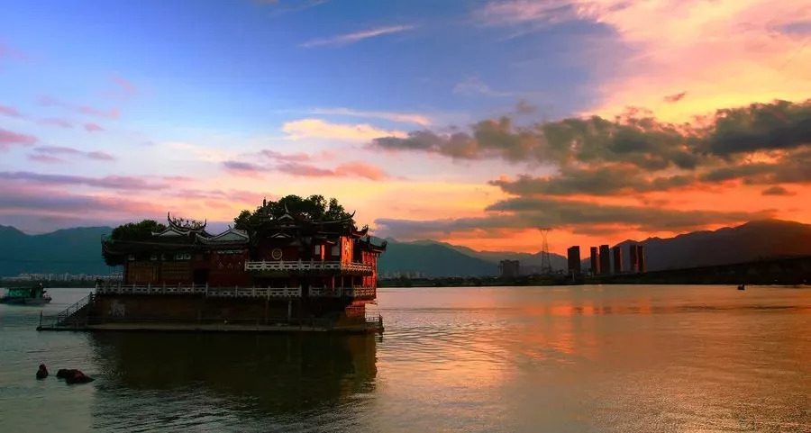 甘肃省博物馆巡礼,德黑兰博物馆巡礼