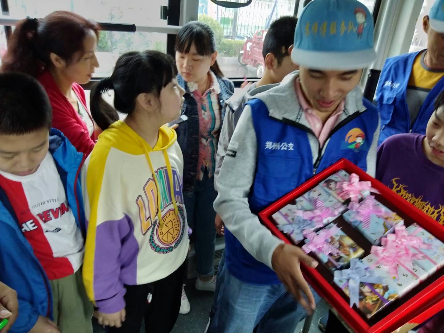 郑州公交二公司志愿者行动,郑州公交二公司志愿者