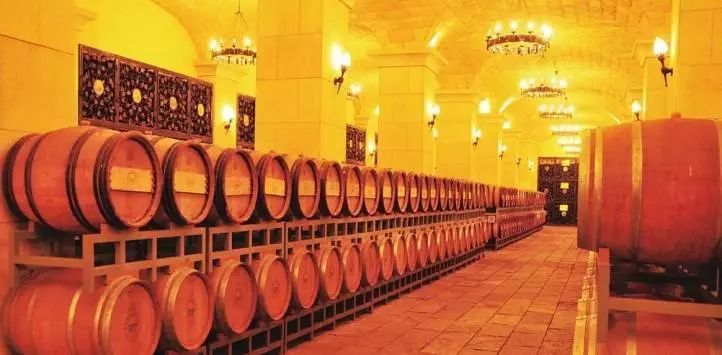 法国拉图酒庄1988年价格,法国拉图酒庄实拍