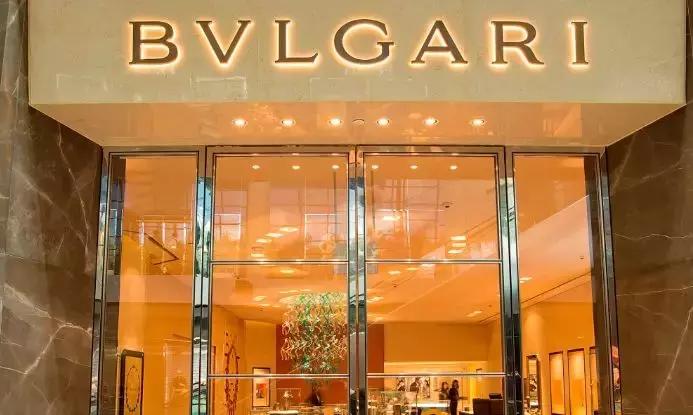 如何在新加坡装得“很有钱，懂时尚”？