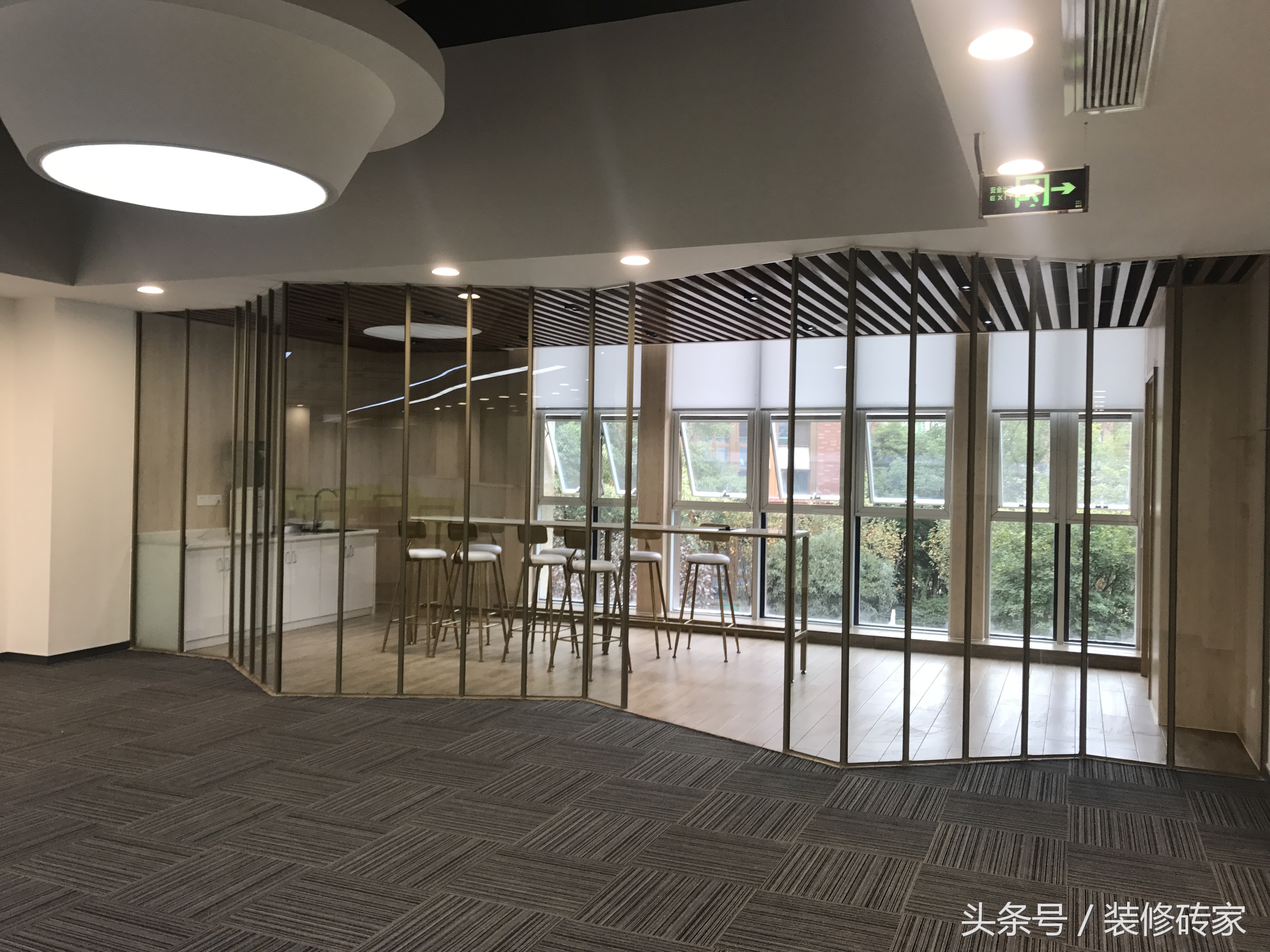 绿色科技感的15000平米生物科技办公室装修设计案例实景图