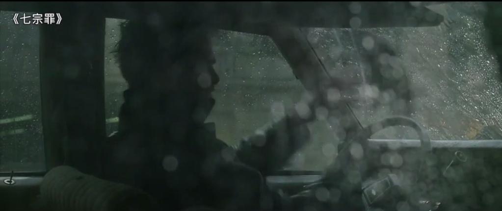 男子在监狱被绑,男子被罪犯绑架