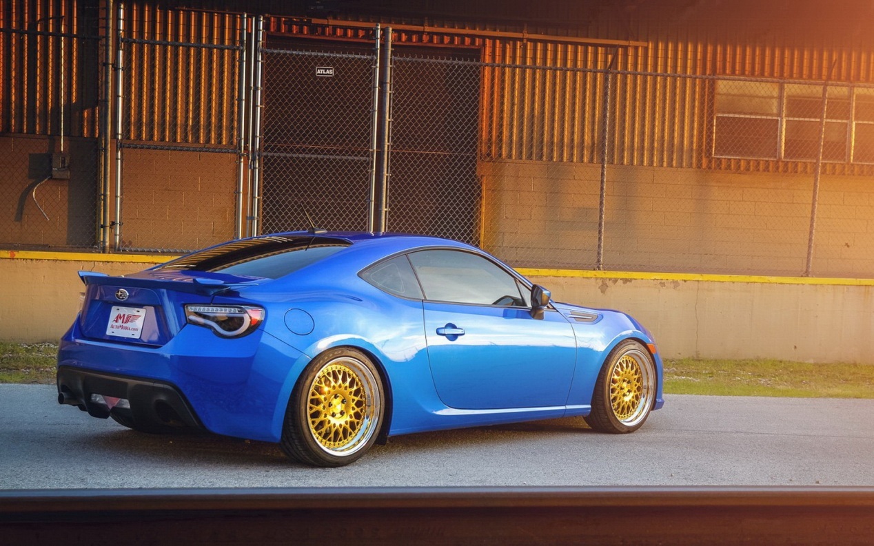 丰田86和斯巴鲁86,丰田86跟斯巴鲁brz哪个后排空间大