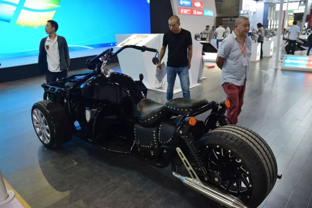 隆鑫500拉力摩托,2022年无极隆鑫摩博会