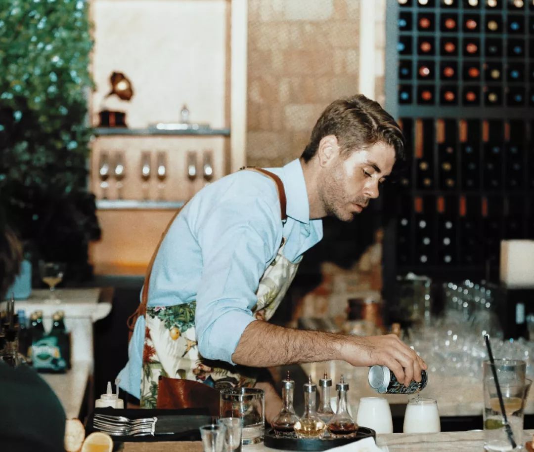 微醺｜“爬梯”落幕、酒劲儿未散，GIN迷去哪续火？