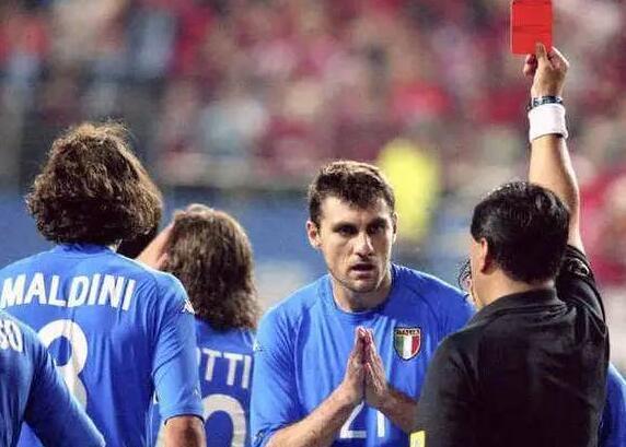 足球十大球星卡卡,足球史上十大红牌排名