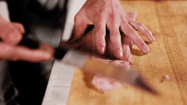 要火！用鲍鱼熬的精华汤底，还涮着“透明”的菜！