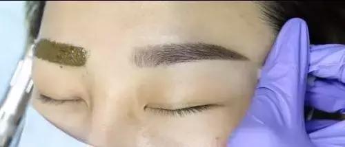 雾状眉跟仿真眉的区别,雾状眉和丝状眉哪个好