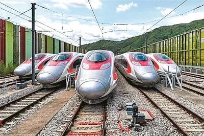 广深港高铁开通香港段,广深港高铁动感号穿过福田