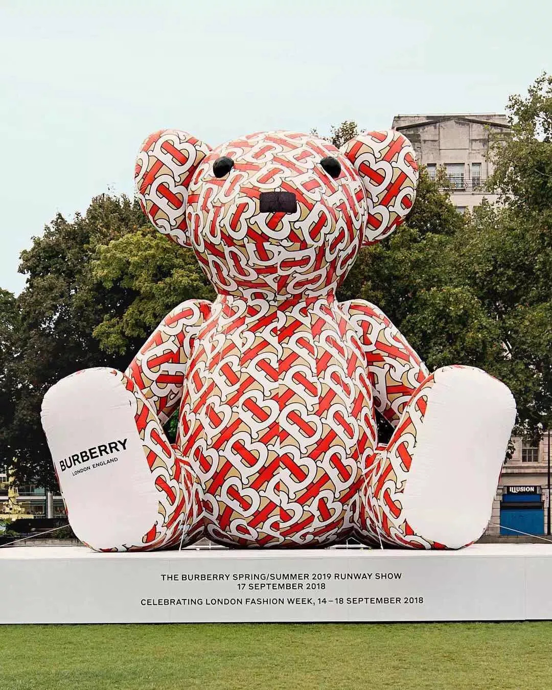 现在的burberry,burberry新设计师商品