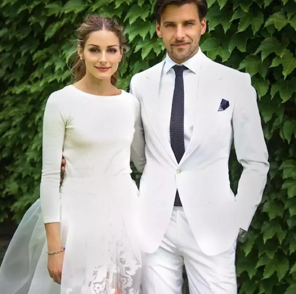 贝拉哈迪德穿深v套装,贝拉哈迪德夏季开衫