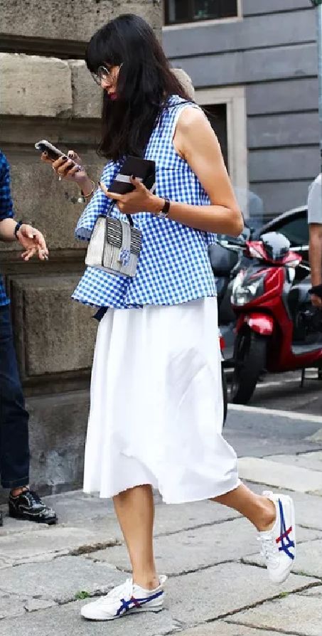 团｜十一出游必备零食专场+把《史记》变成生动漫画书的《漫画史记》+威廉王子和明星大咖都爱穿的鬼塚虎鞋