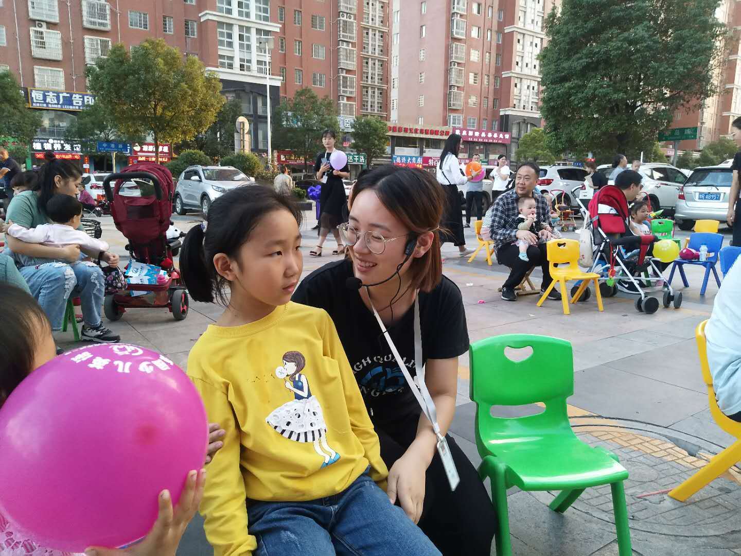 迎中秋，以教育回馈*会：社**海阔少儿英语举办走进社区公益课堂活动