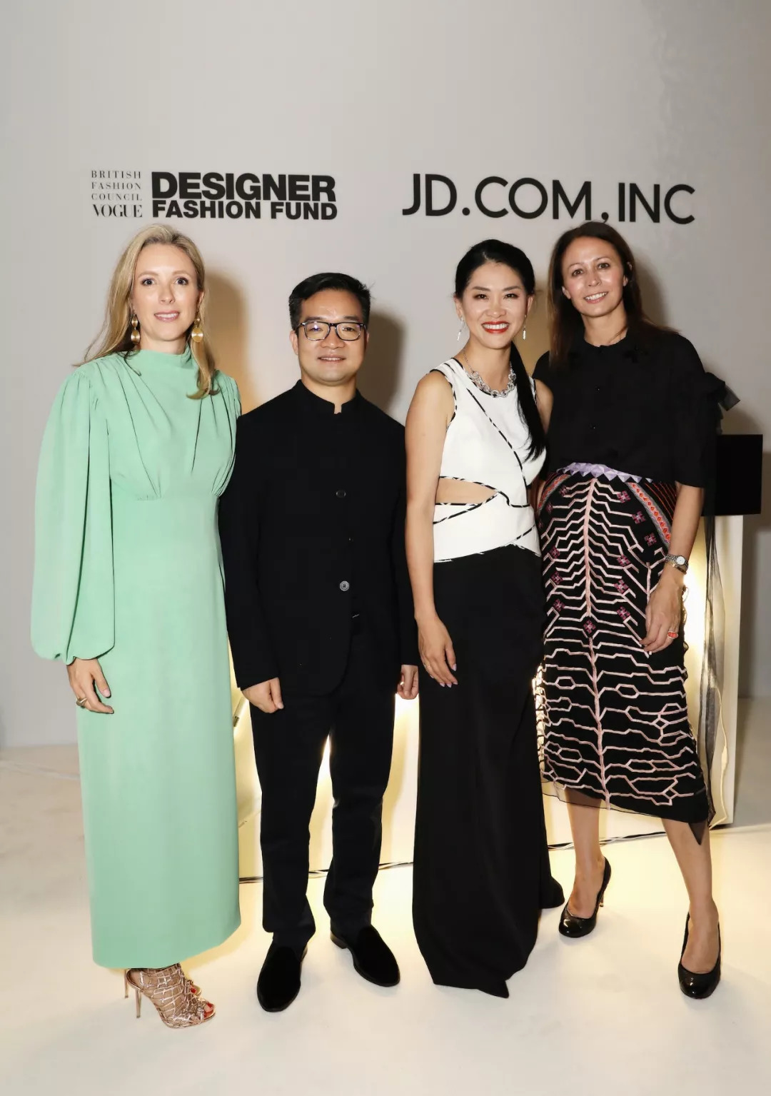 京东要混时尚圈了,那些几万元的高级珠宝,究竟有什么来头?