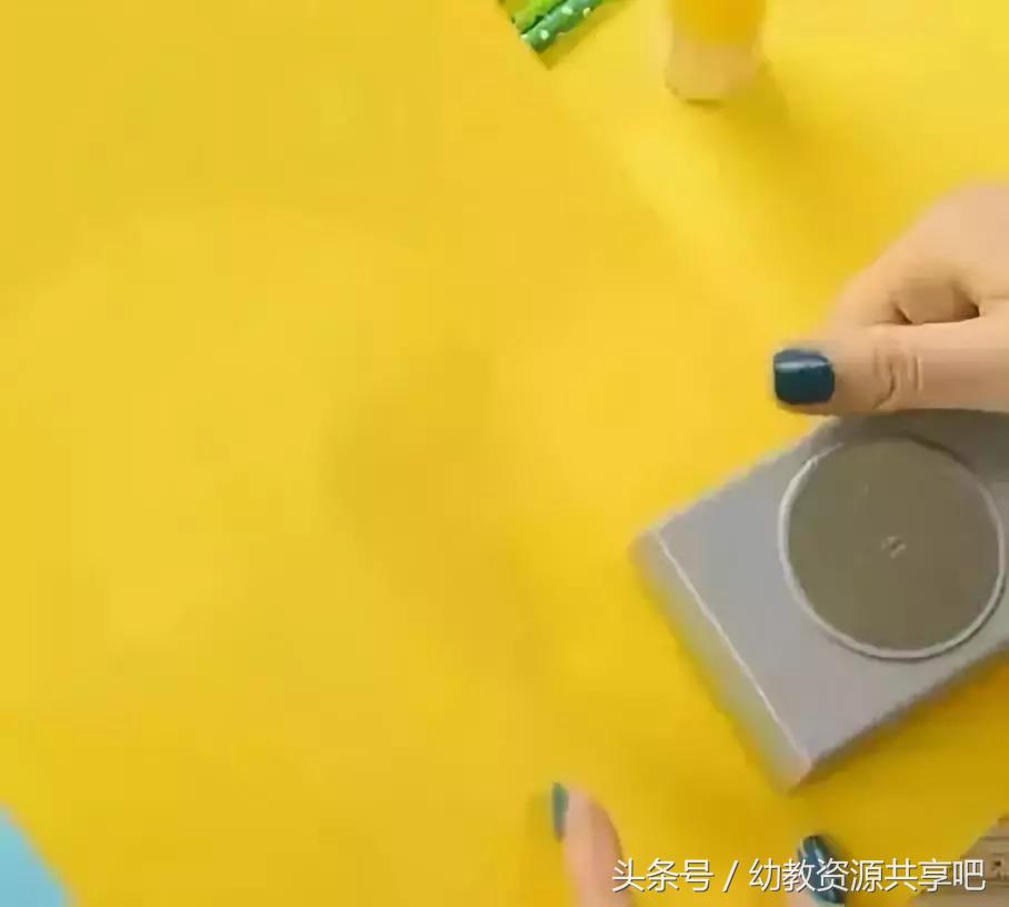 用彩色纸条制作手工卡纸,超简单卡纸手工特别好看