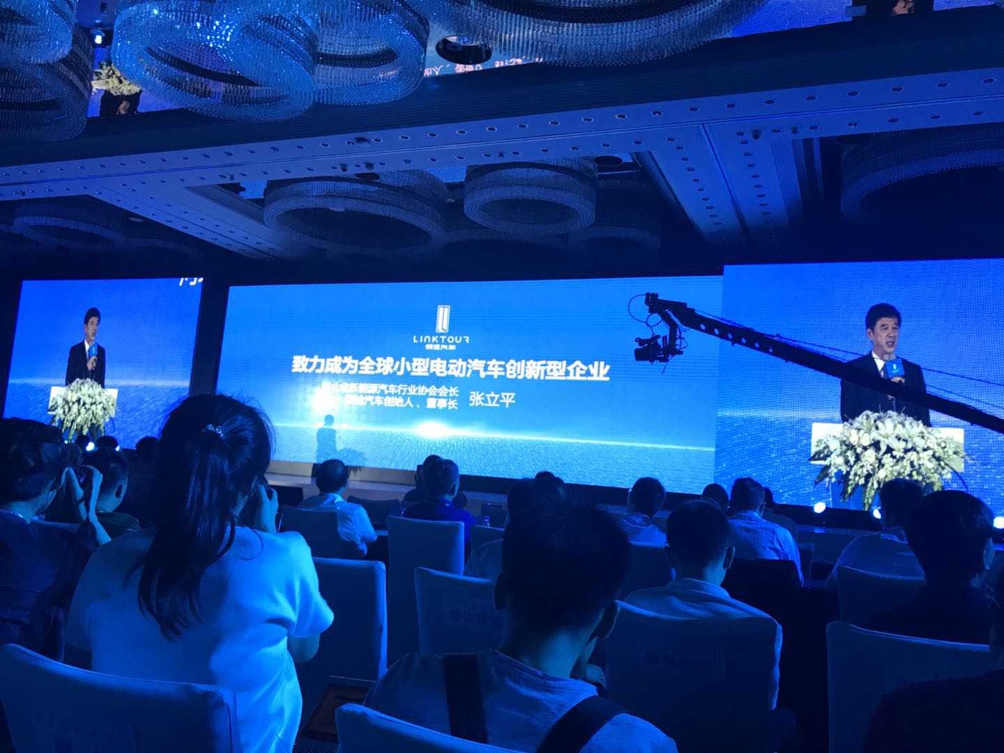 宝马奔驰电动车,小型电动汽车奔驰新能源