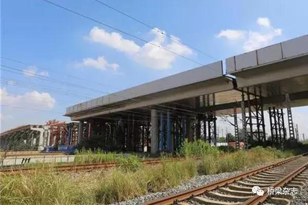 桥梁大事：藏木雅鲁藏布江大桥主拱合龙、富春江大桥主桥桩基完成