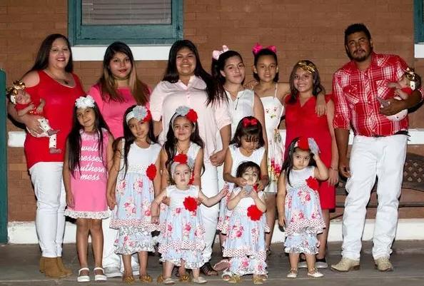 美国一家生好多孩子,美国一家生了十四个男孩