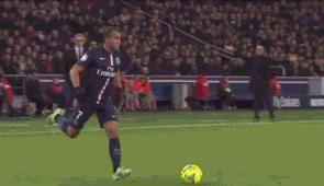 足球十大标志性庆祝动作,足球场上有哪些让人感动的瞬间