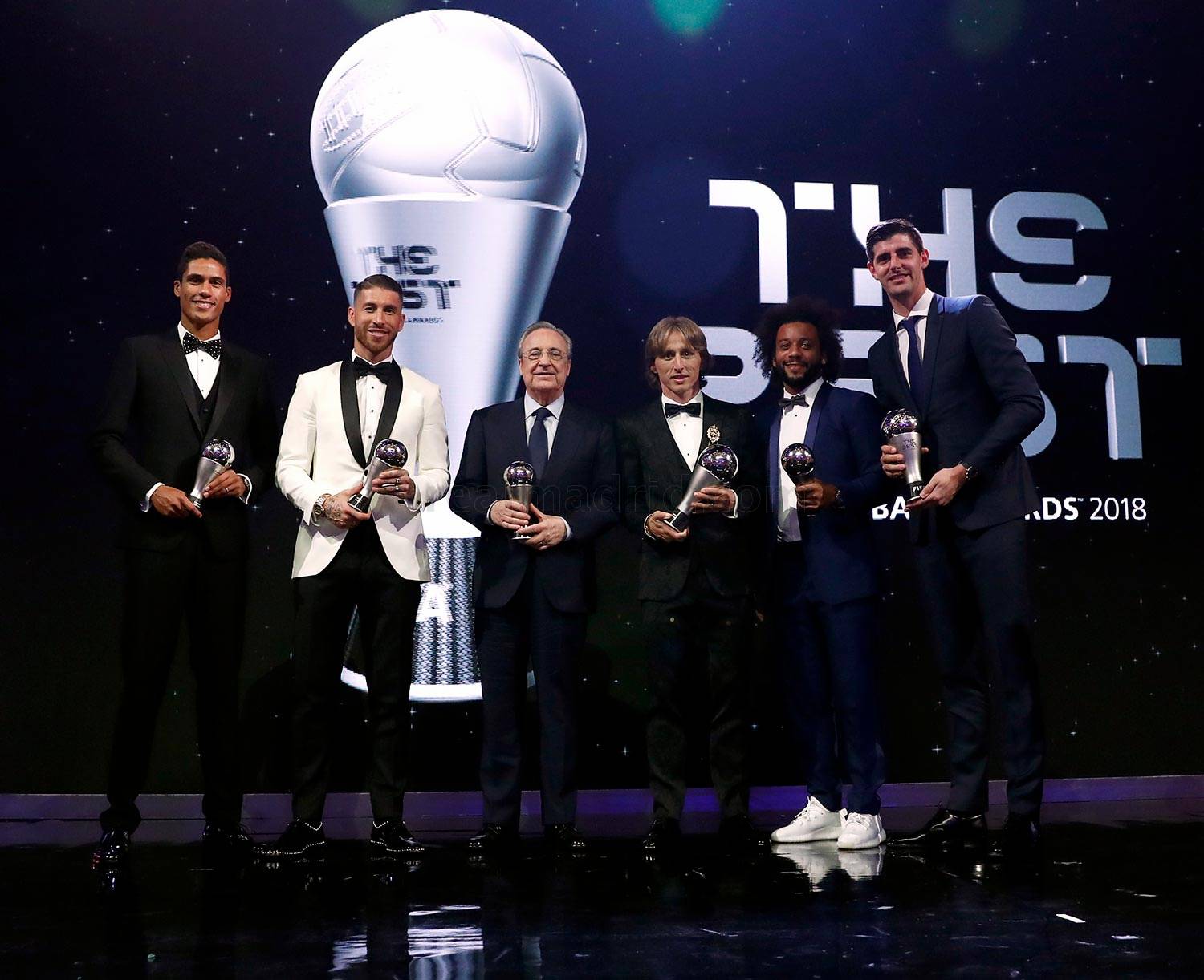 皇马客战塞维利亚迎挑战：两大主力缺阵新科世界足球先生或轮休