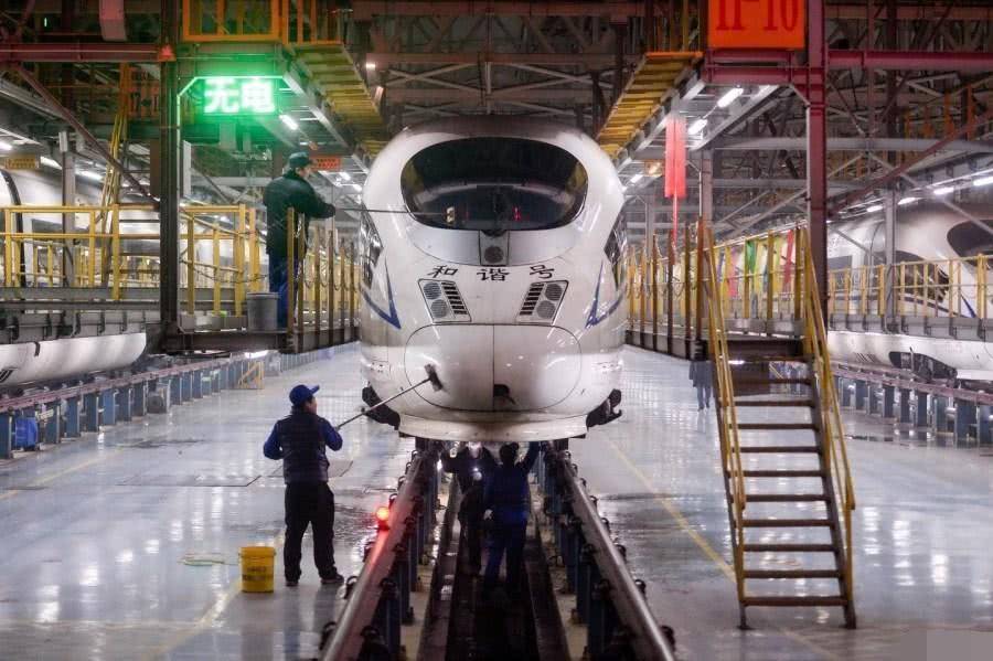 动车高铁是怎么清洗的,高铁怎么清洗保养