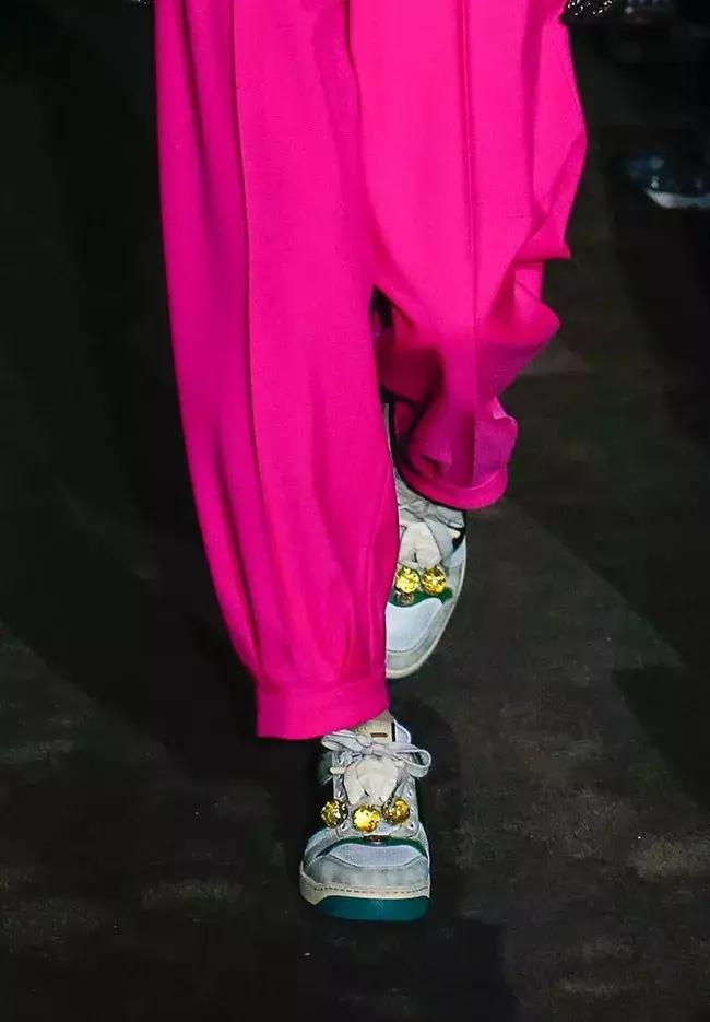 gucci最近为啥这么火,gucci怎么可以不排队