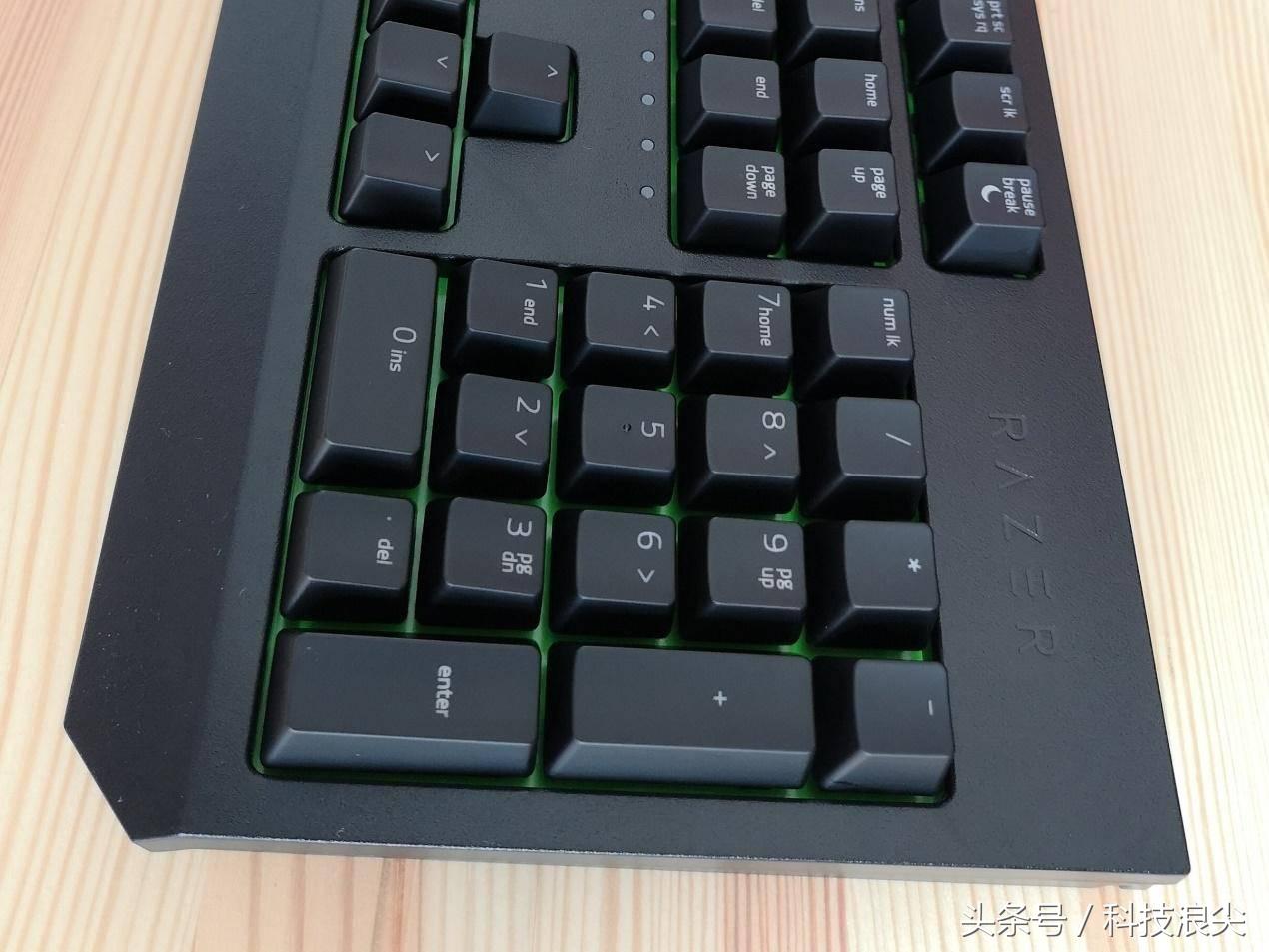 雷蛇黑寡妇蜘蛛标准版比较,雷蛇黑寡妇v3按键压感不一样