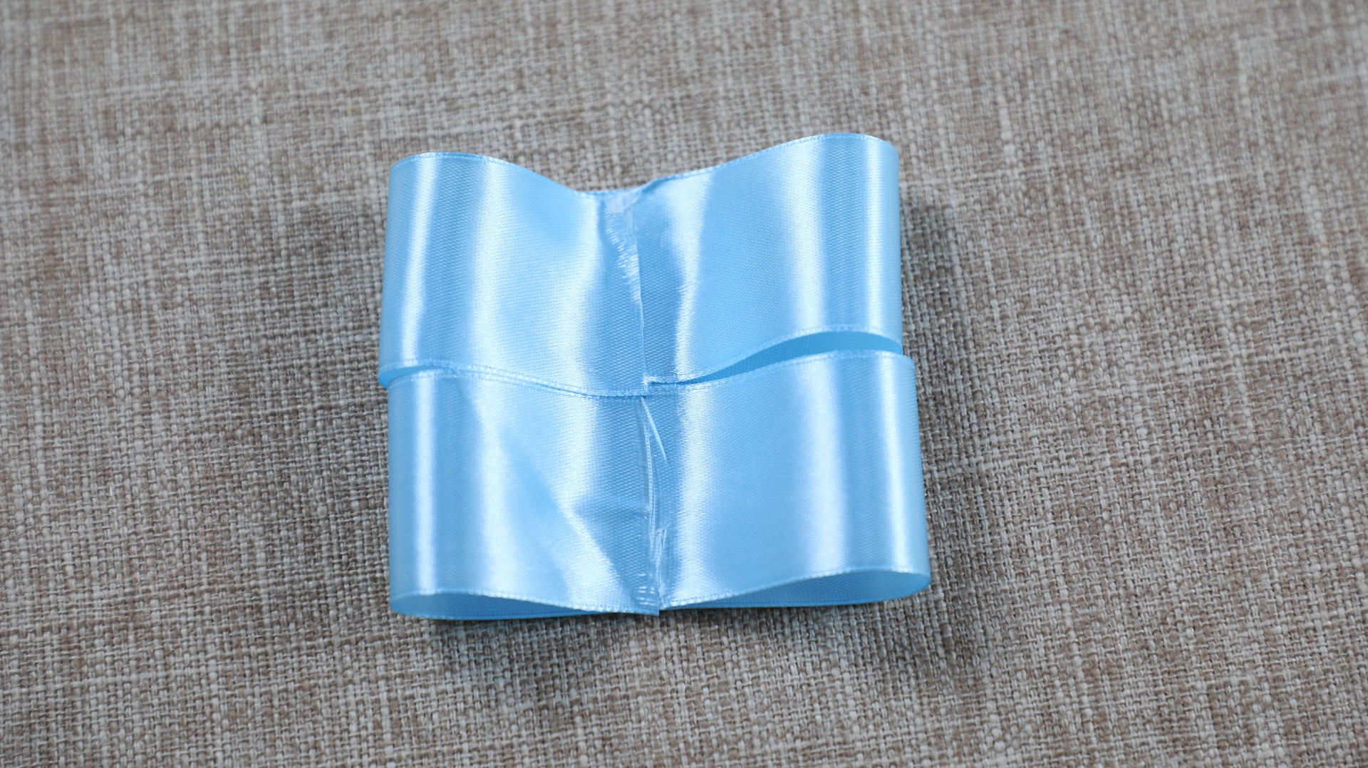 能让你一秒就能学会的蝴蝶结系法,蝴蝶结的系法慢教程不容易散