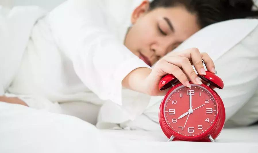 早上不想起来锻炼怎么克服,早上不想起床的方法是什么