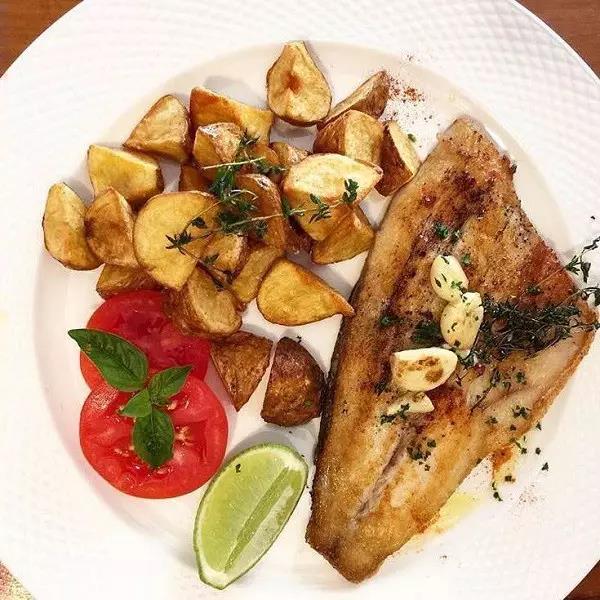 鳕鱼炖豆腐冰冻鳕鱼怎么做好吃,冰冻鳕鱼怎么做好吃鳕鱼汤