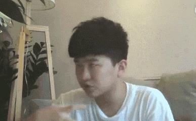 吃虫、喝油、抽肋骨，明星减肥有多恐怖？