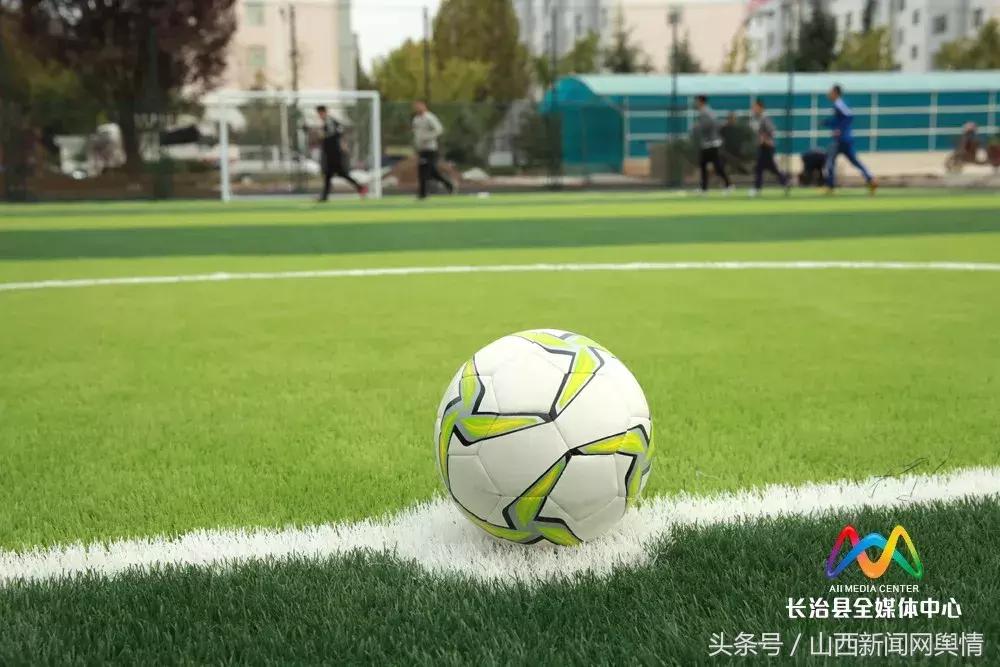 河北省衡水市景县足球场新店开业,全国唯一一座三面环海足球场
